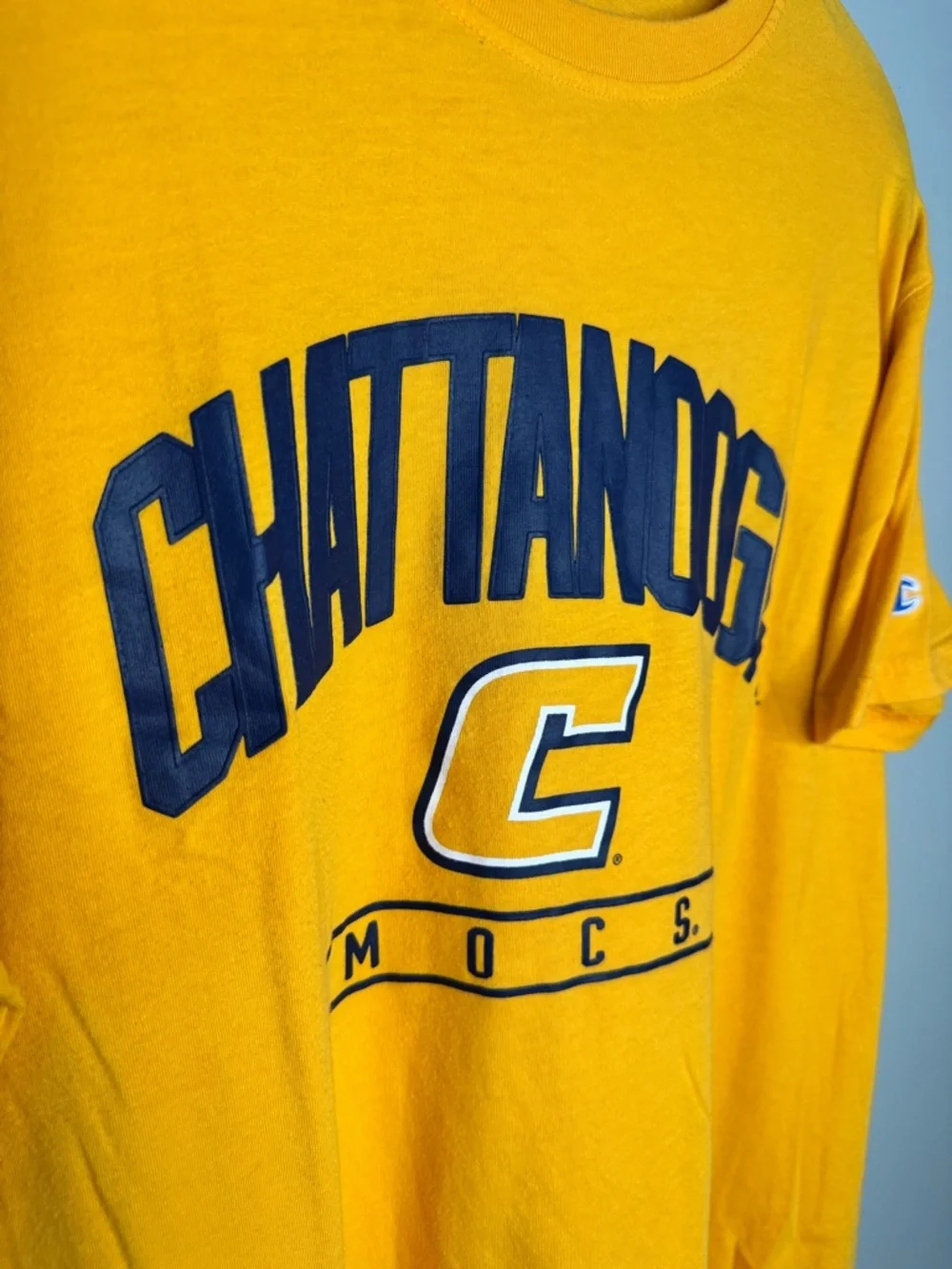 Champion Chattanooga Mocs Men’s Crew Neck Short Sleeve T Shirt - Size Large - Picture 2 of 7